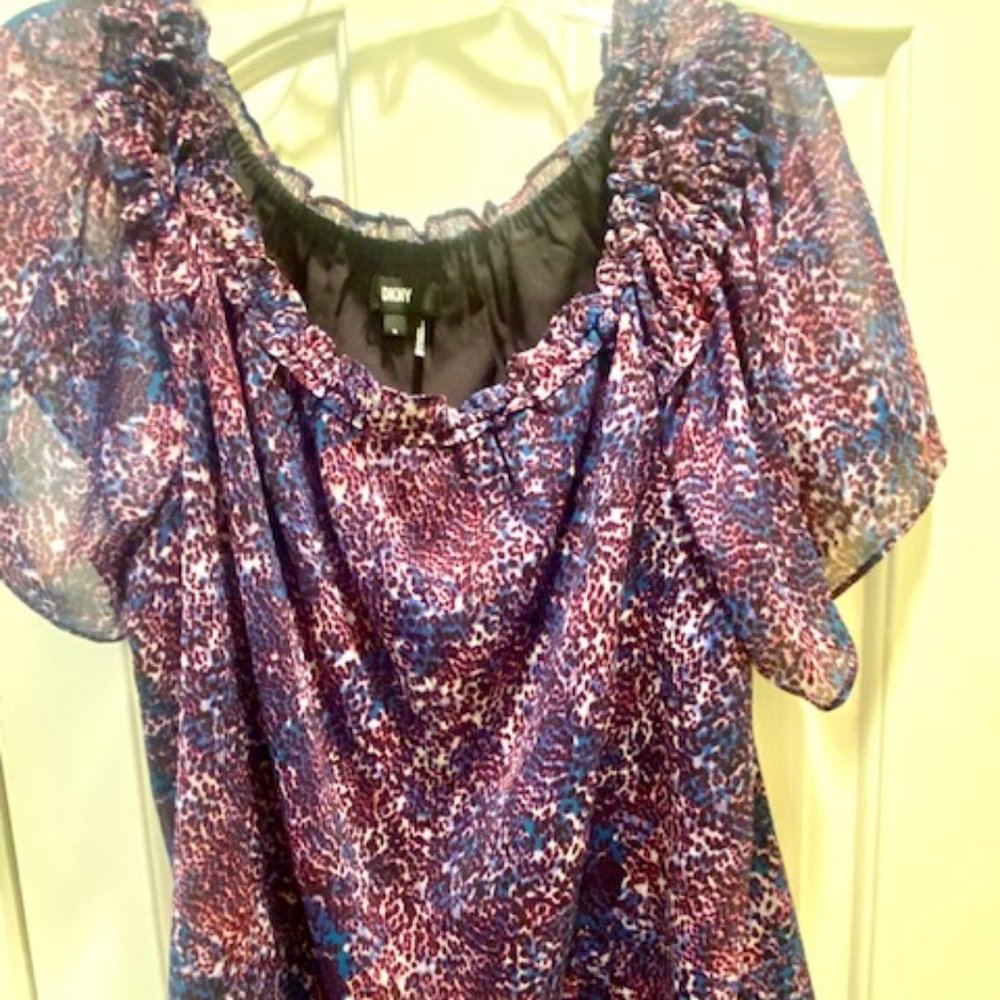 DKNY Women's Blouse. Size XL.